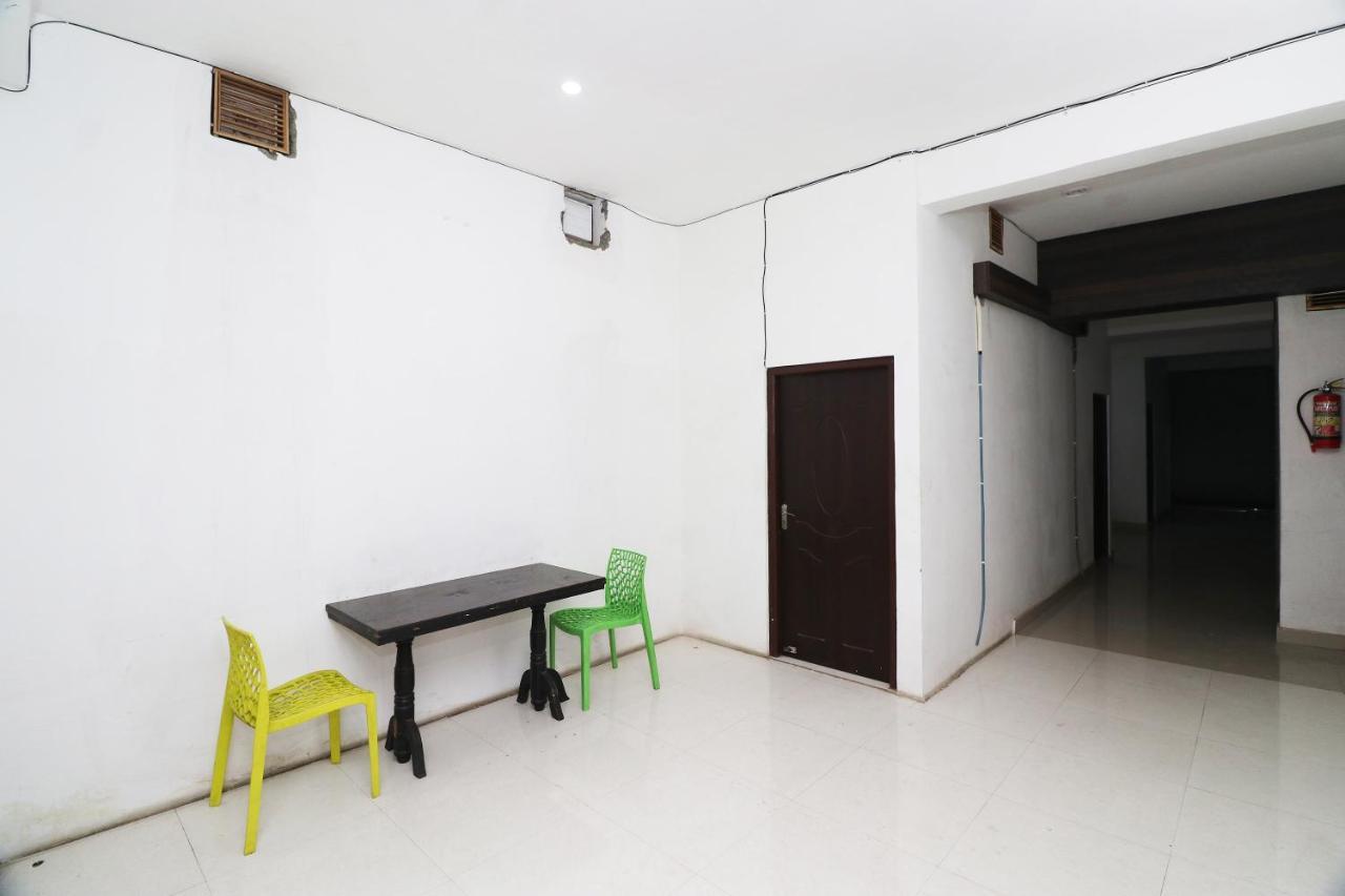 Oyo 24572 Express Inn Lucknow Exterior foto